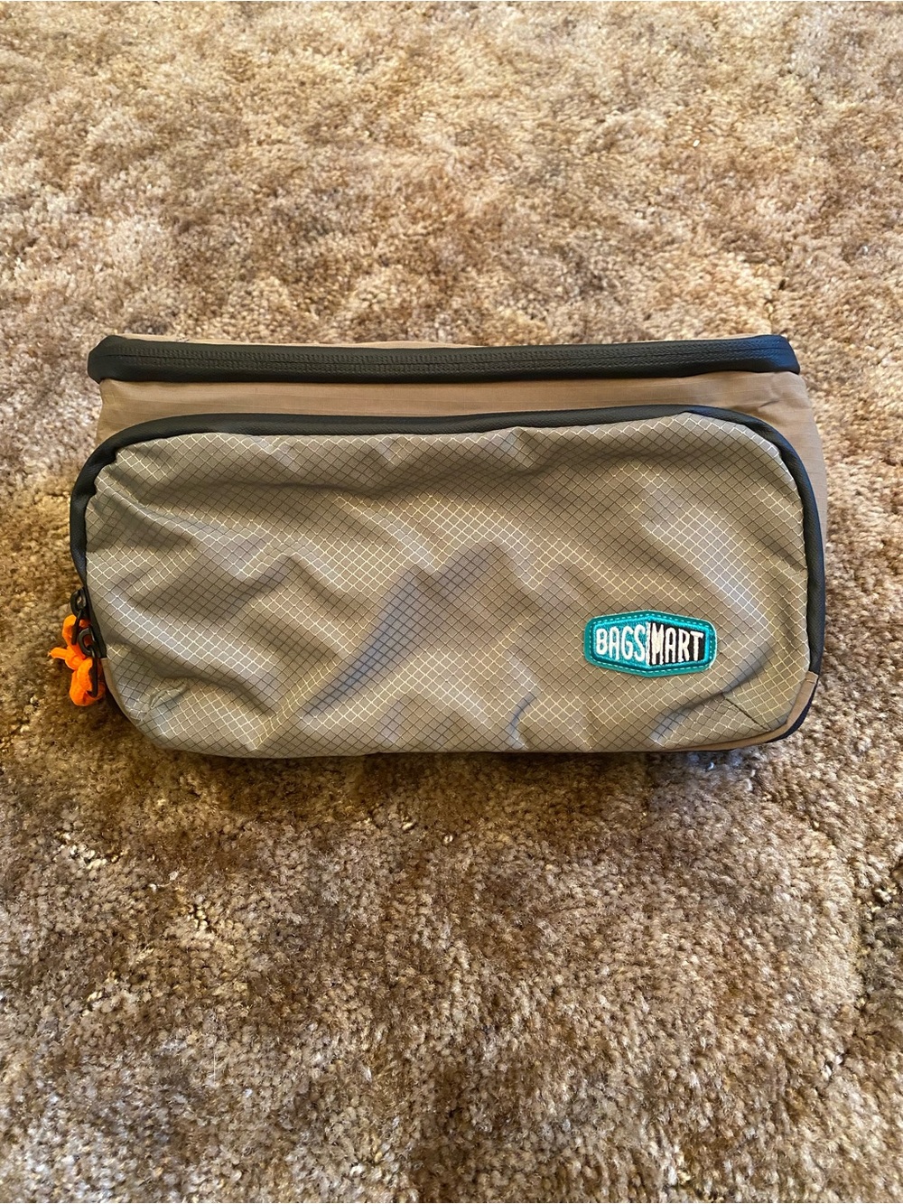 Bagsmart Men's Beige Toiletry Bag with Front Pocket